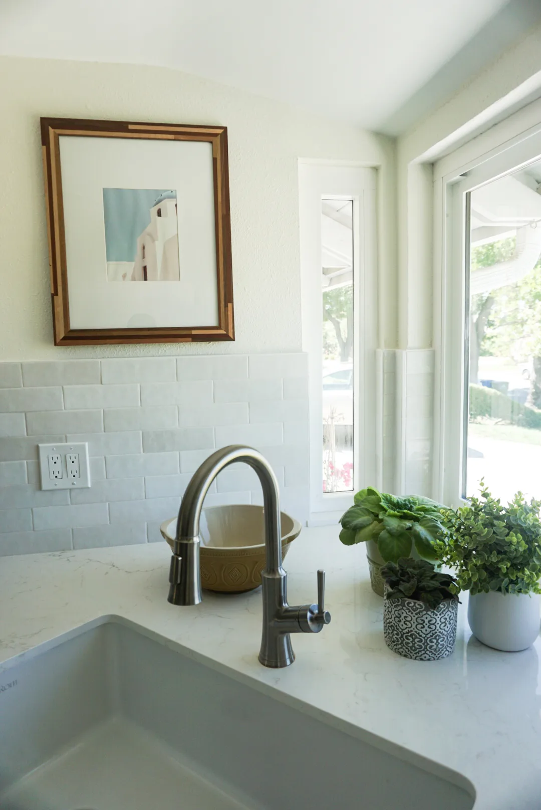 Kitchen sink and window, Alessandro Heights remodel